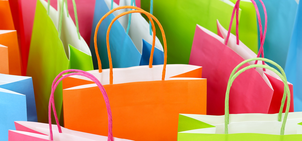 Viele bunte Einkaufstüten